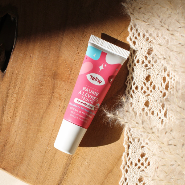 BAUME TEINTÉ FRAMBOISE : COULEUR SUBTILE ET HYDRATATION INTENSE