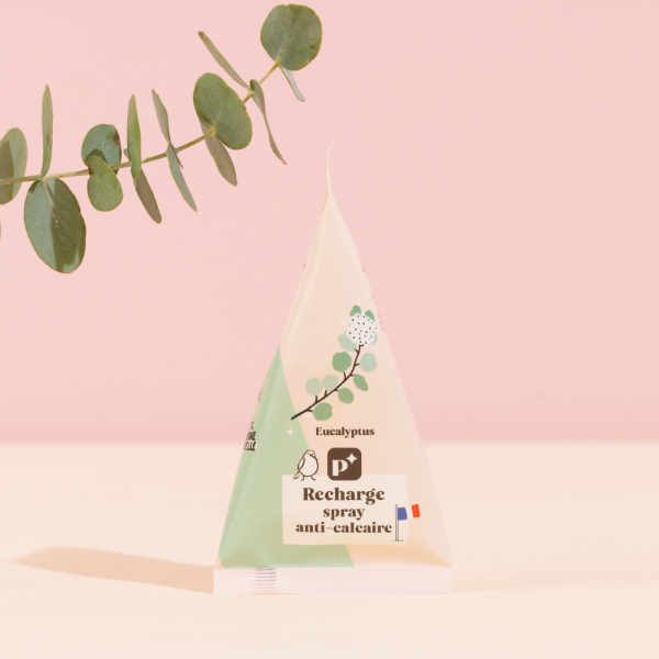 C'est parfait pour faire briller éviers, douches, robinetteries… Fini les sprays en bouteille jetable et bienvenu aux recharges durables ! Les mini berlingots Pimpant sont des concentrés d'actifs naturels permettant de créer un spray ménager avec juste de l'eau du robinet.
