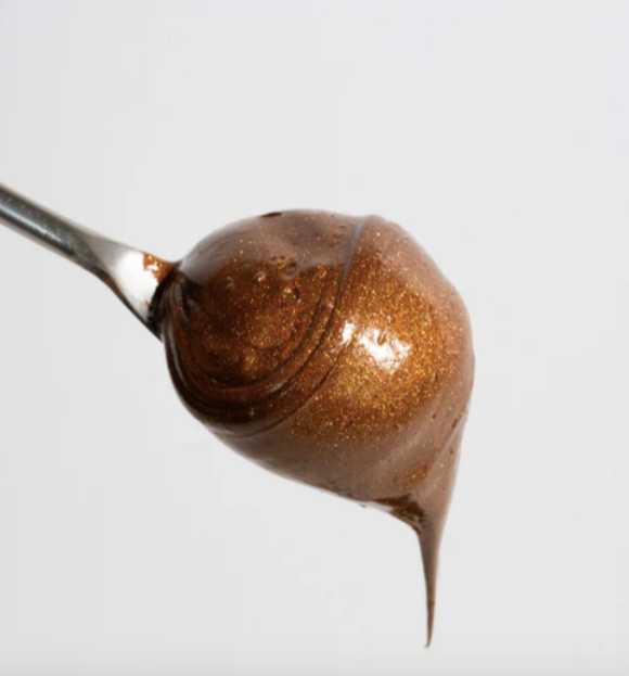 Baume à lèvres teinté nude arome noisette de la marque Trew