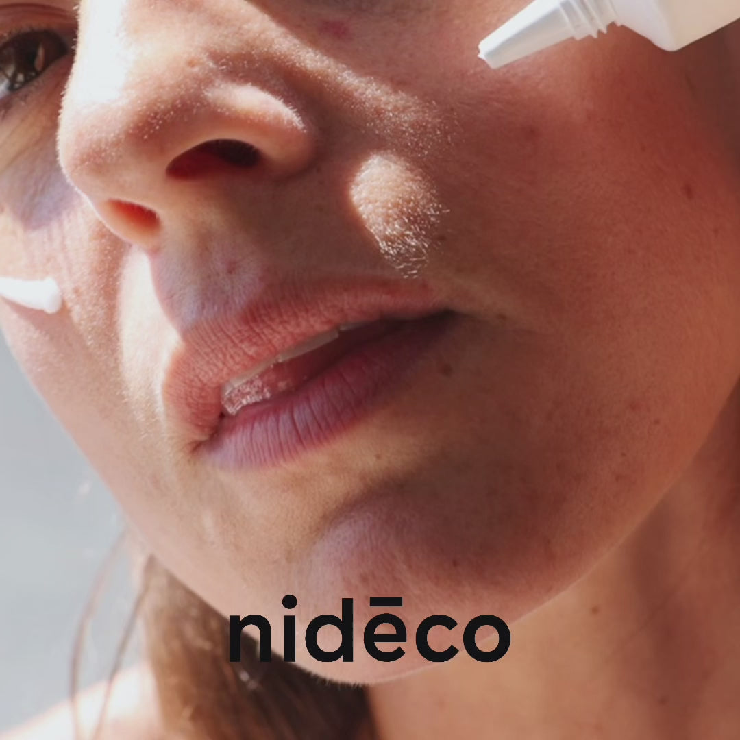 Une crème gel fondante et ré-équilibrante qui garantit une sensation de confort avant et pendant les règles. Une peau protégée des agressions extérieures, apaisée et matifiée et des inflammations atténuées.