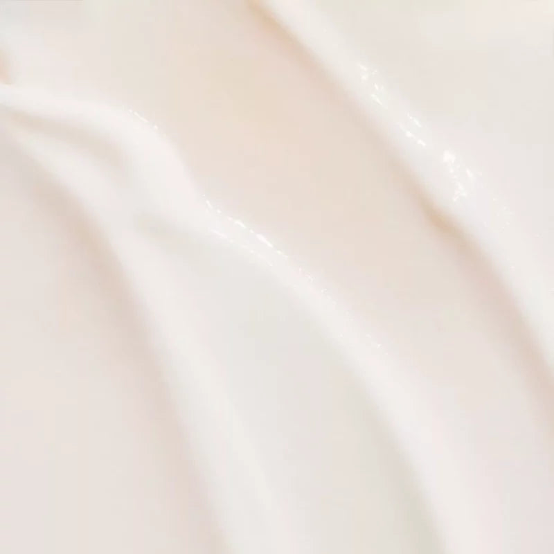 Formule légère pour cheveux colorés, hydrate, adoucit et protège la couleur des cheveux sensibilisés.